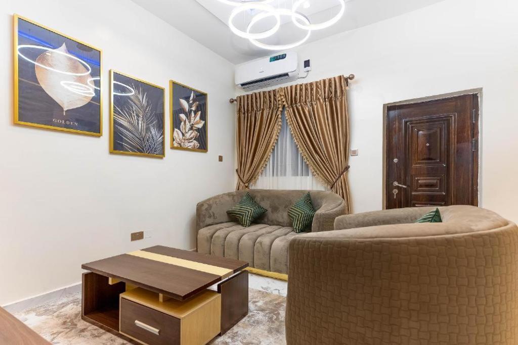 God'S Touch Apartments Remi Fani Kayode Gra. Ikeja Eksteriør billede