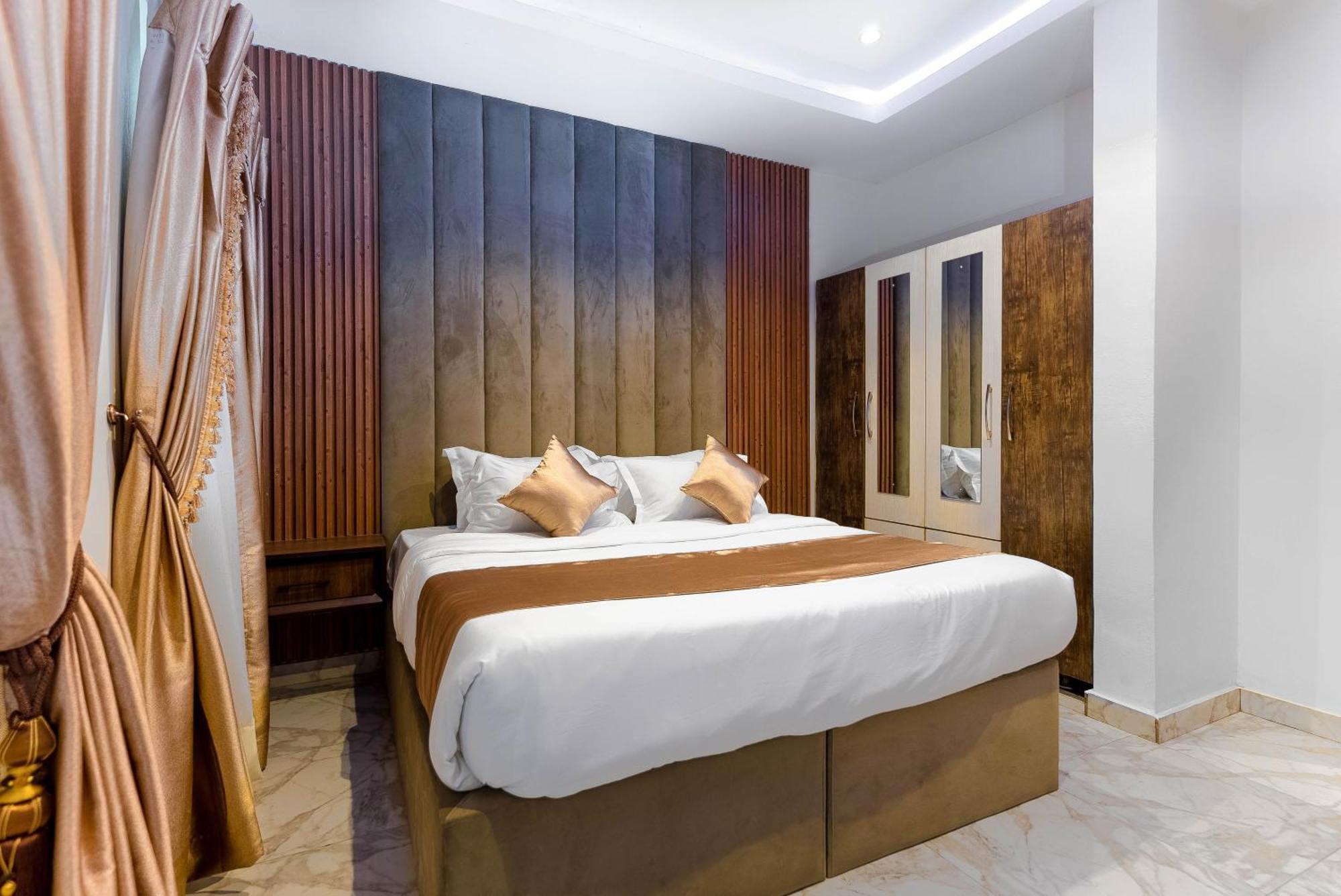 God'S Touch Apartments Remi Fani Kayode Gra. Ikeja Eksteriør billede